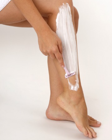 woman-shaving-legs.jpg
