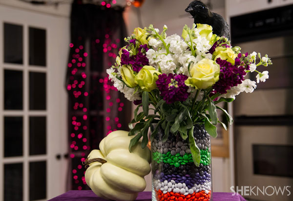 M&M centerpiece: Add flowers