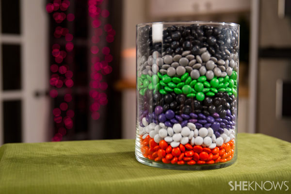 M&M centerpiece: Step 2