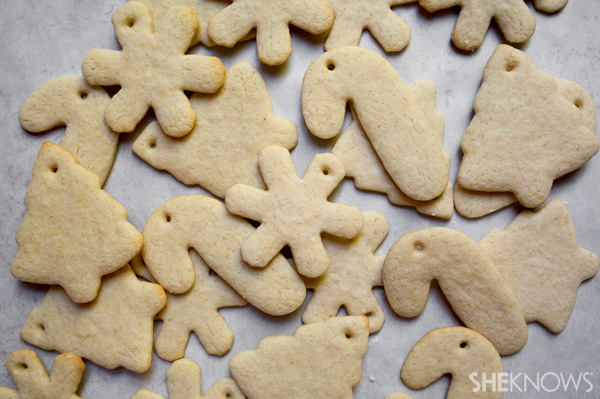 How to turn sugar cookies into ornaments | SheKnows