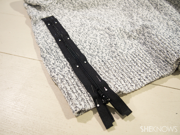 DIY zip sweater | SheKnows.com
