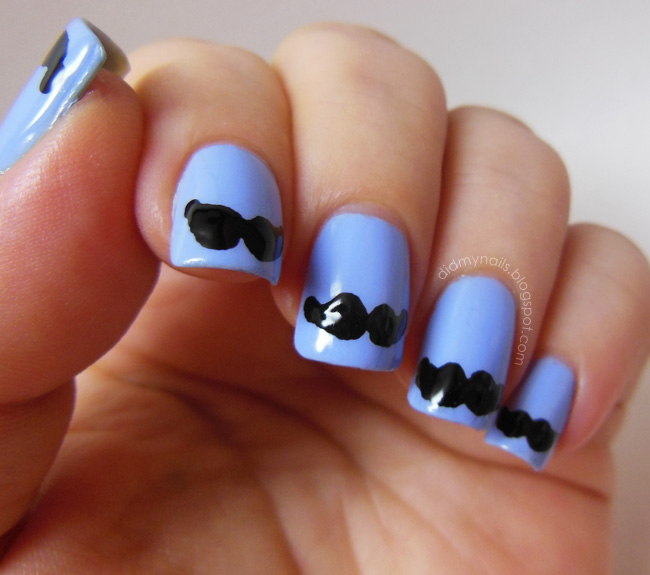 Fall nail art: Mustache nails