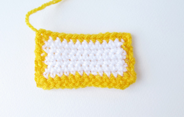 Amigurumi school bus: front window