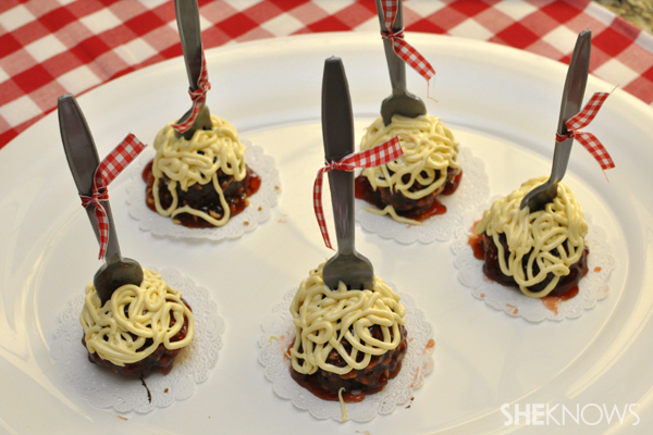 Finished spaghetti and meatball cakeballs