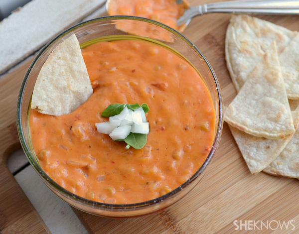 Easy vegan queso dip
