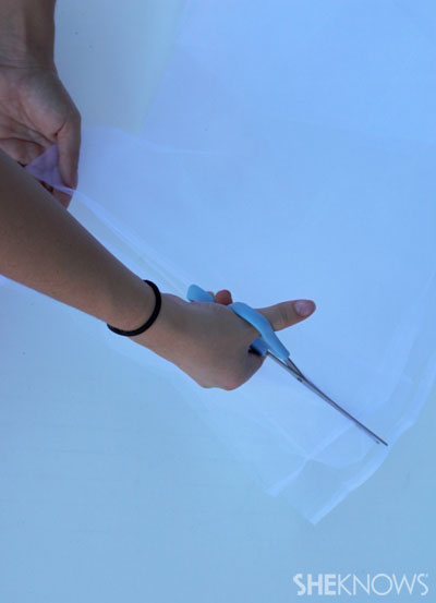 Flamingo: Cut your ribbon and tulle