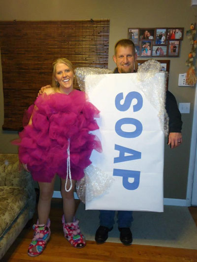 8 Funny Couples Costume Ideas For Halloween 0958