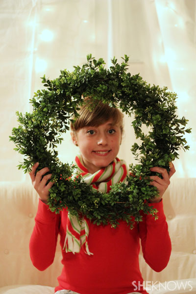 DIY backdrop and frame: Plug in and take your photos