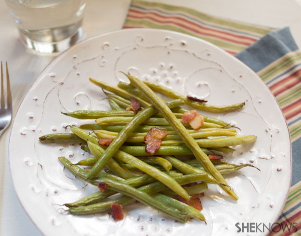 Bacon-braised green beans | SheKnows
