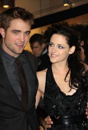 Robert Pattinson asks Kristen Stewart for career advice