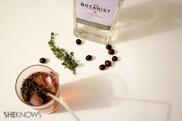 Cranberry and thyme ginger fizz | Sheknows.ca