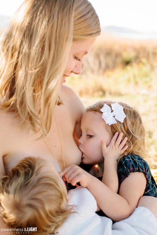 Breastfeeding Mom - Teen girl breastfeeding friend - Hot Nude porn