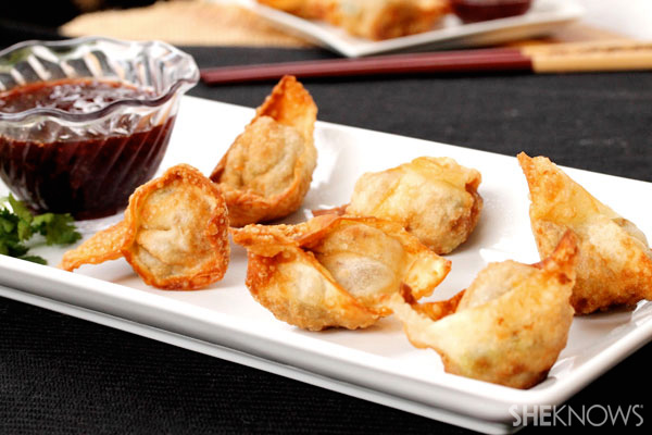 Turkey and stuffing wontons with cranberry dipping sauce