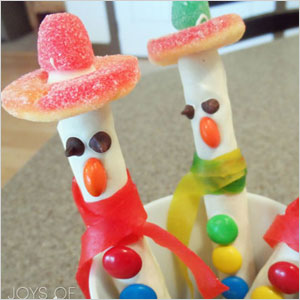 Snowman pretzel sticks | Sheknows.com