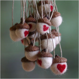 Felted wool acorn necklace craft | Sheknows.com