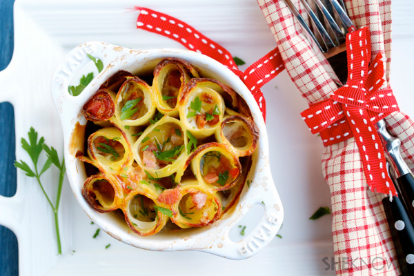 Baked potato rolls with Brie and pancetta