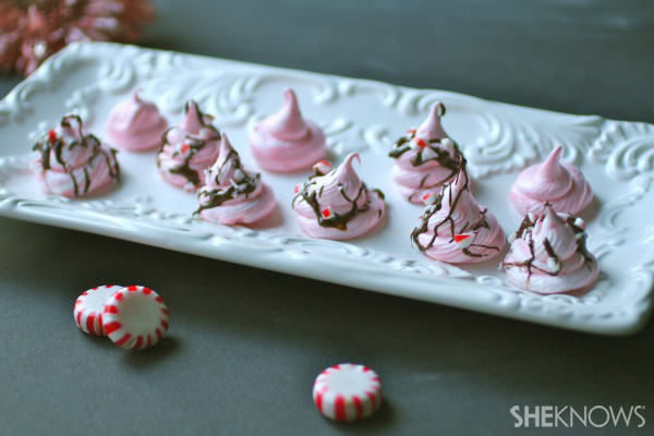 Gluten-free Goodie of the Week: Peppermint meringues with chocolate drizzle