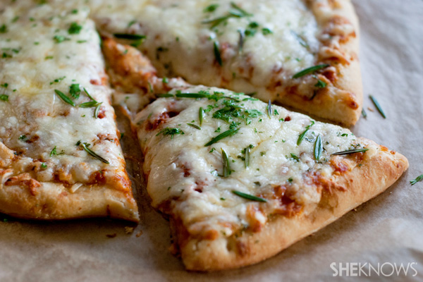 Sweet roasted garlic & rosemary pizza