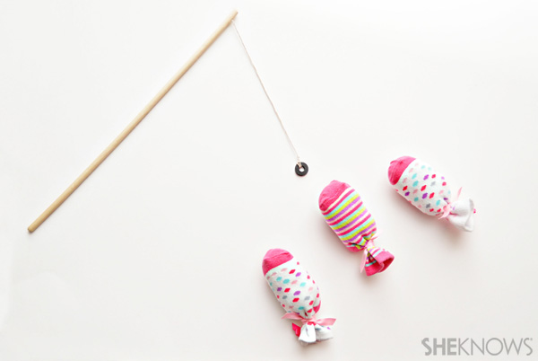 Go-fish magnet craft