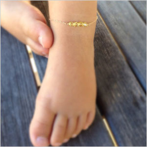 Pretty ankle bracelet with Swarovski crystals
