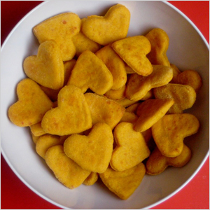 Sweet potato cheddar heart crackers | Sheknows.com