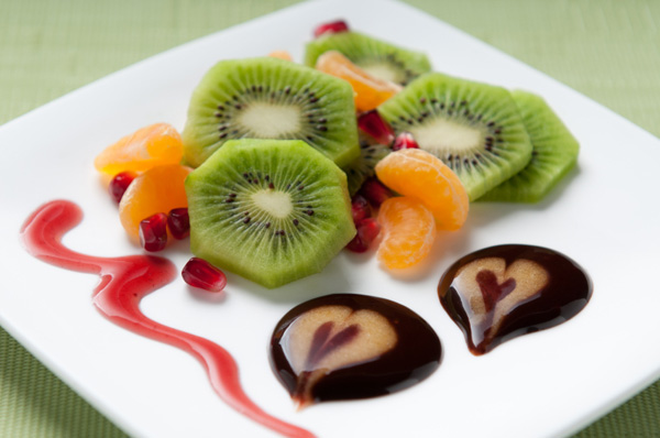 Fruit salad with yogurt and/or chocolate dip