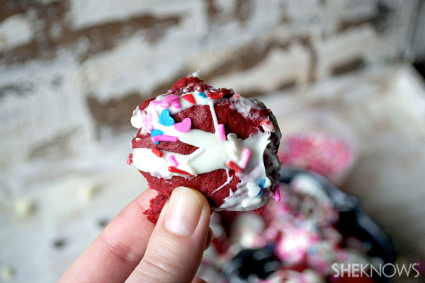 White chocolate stuffed red velvet monkey bread