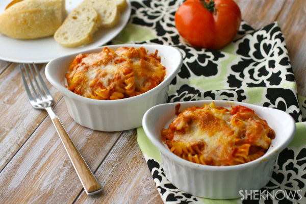 Baked pasta with Sriracha cream sauce