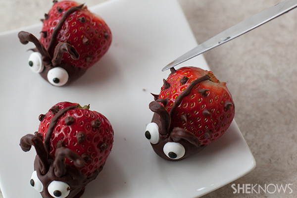  Valentine love bug snacks 