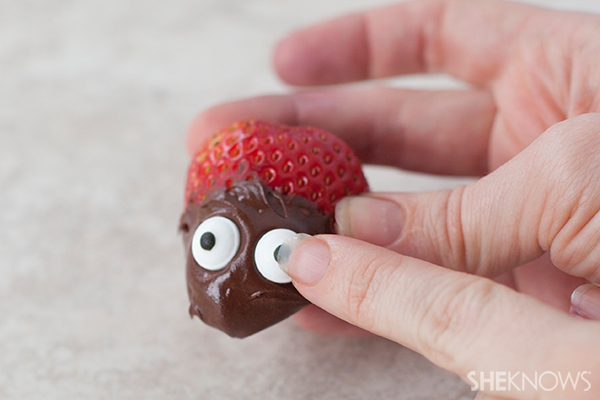  Valentine love bug snacks 