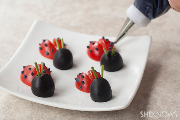  Valentine love bug snacks 