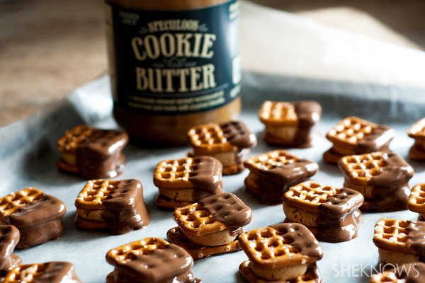 Cookie butter stuffed pretzel bites