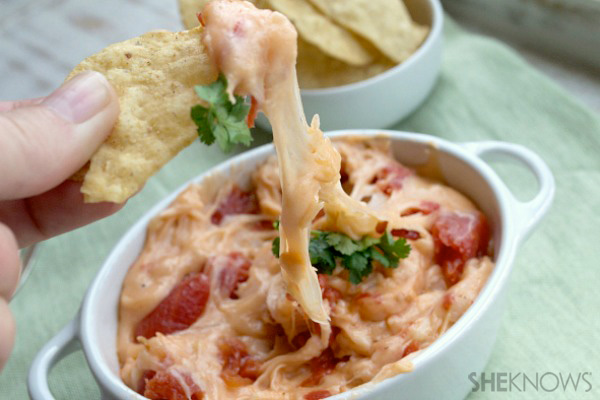 3 Super cheesy queso dips
