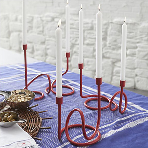 Looping candle holder