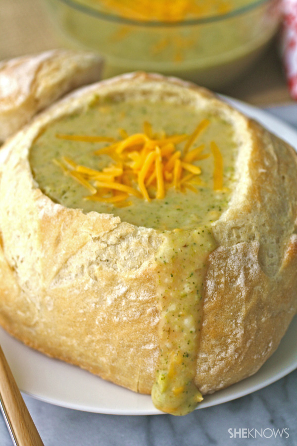 Roasted broccoli, garlic & cheddar soup