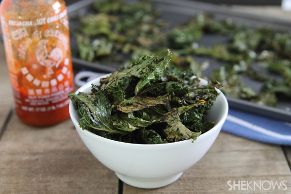 Sriracha kale chips