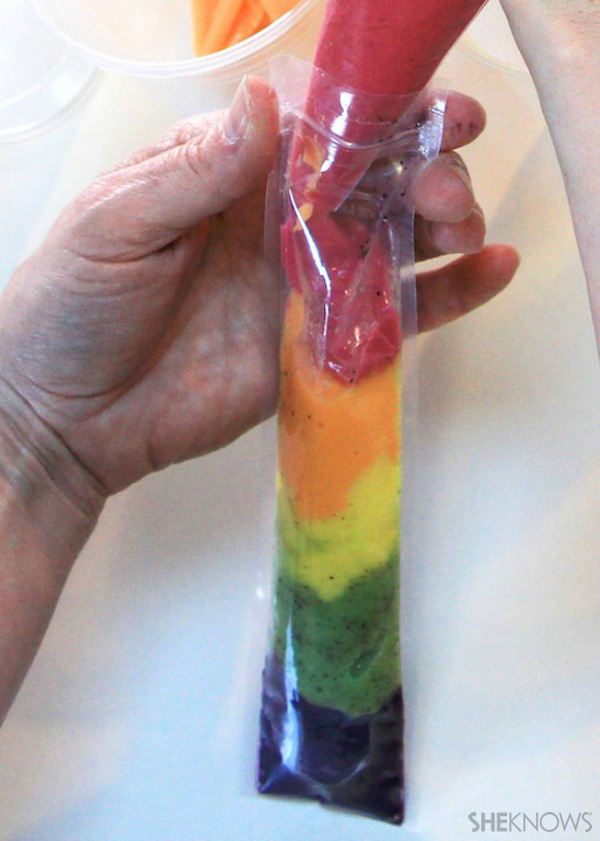  Rainbow smoothie pops 