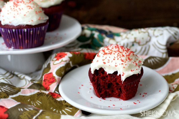 Super fluffy red velvet cupcakes