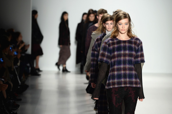 Watch New York Fashion Week videos live!