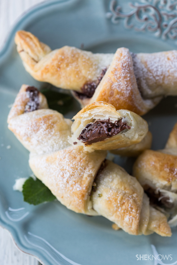 Nutella and pistachio crescent recipe