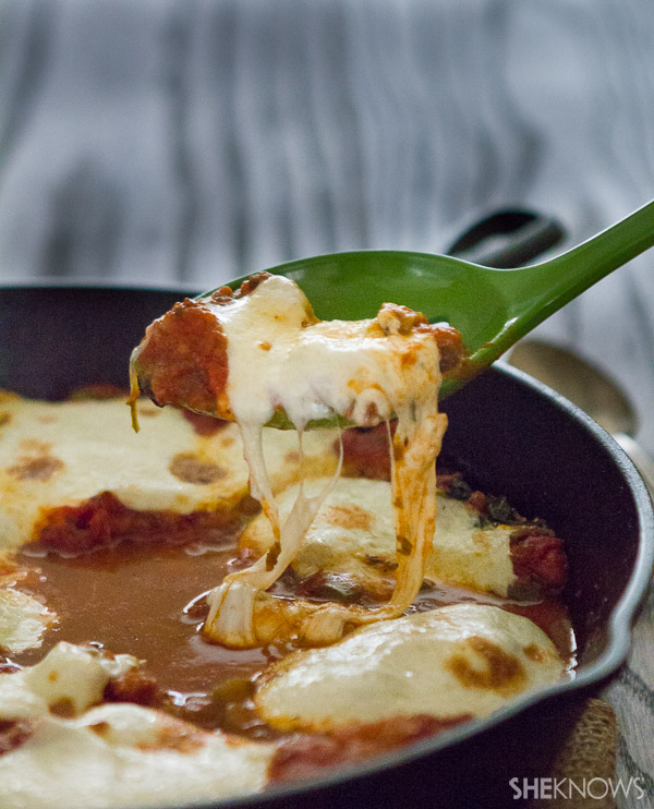 Spooning pizza