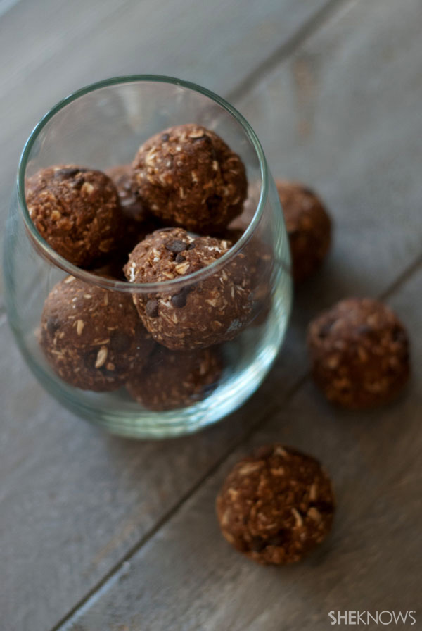 Chocolate peanut butter protein balls recipe