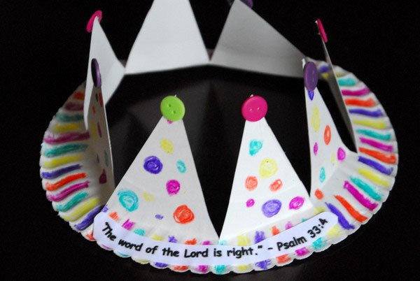 Paper plate crown