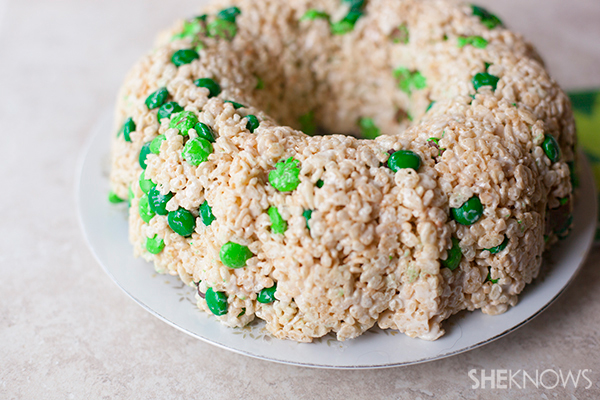 The easiest cake you can make for St. Patrick's Day