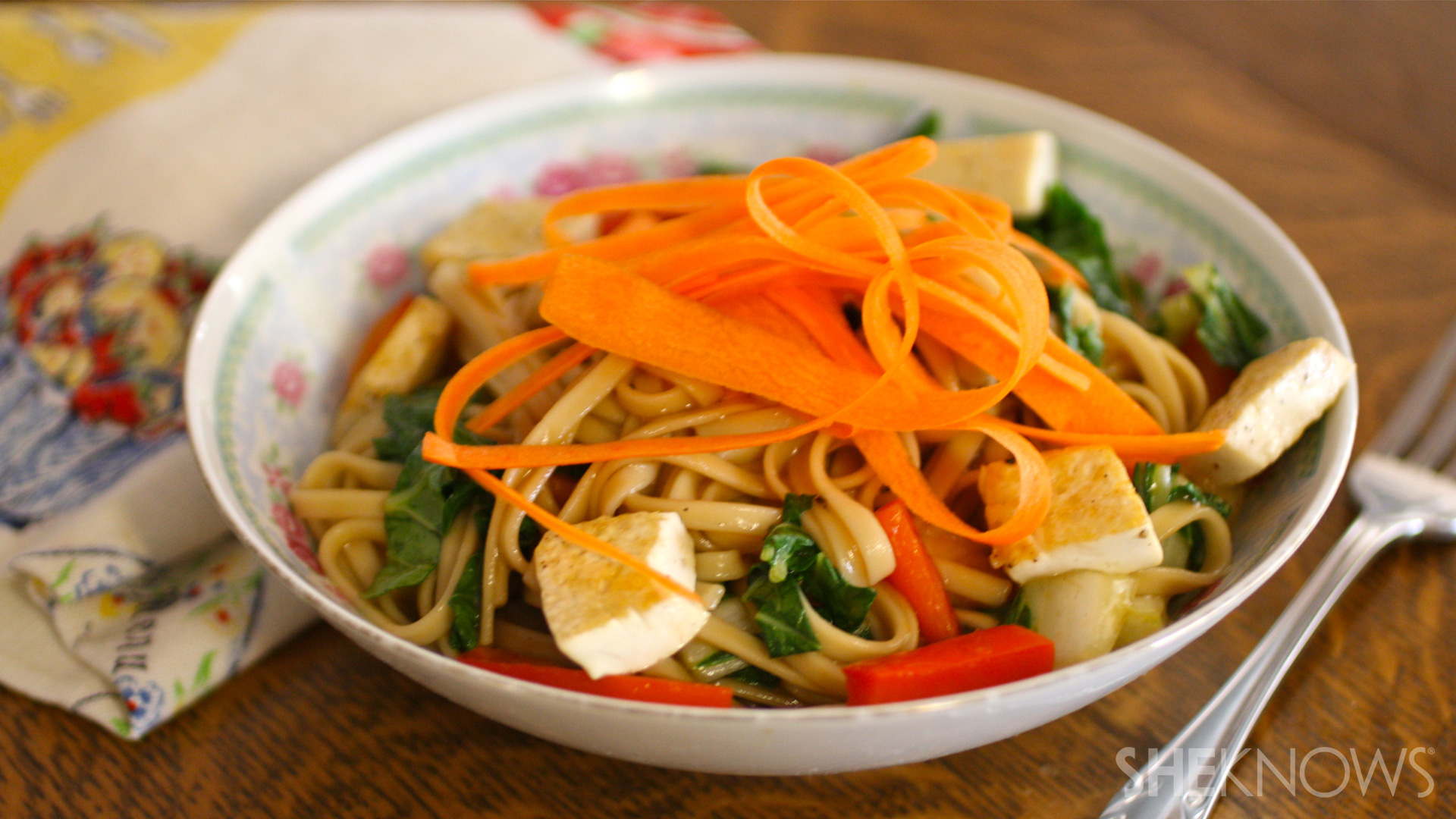 Tofu and bok choy lo mein
