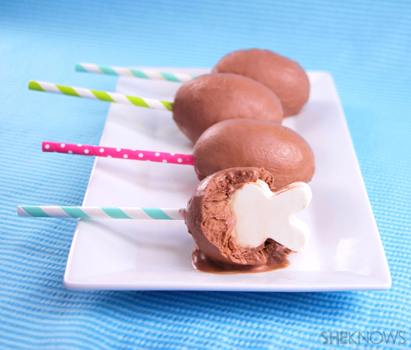 Easter surprise pudding pops recipe