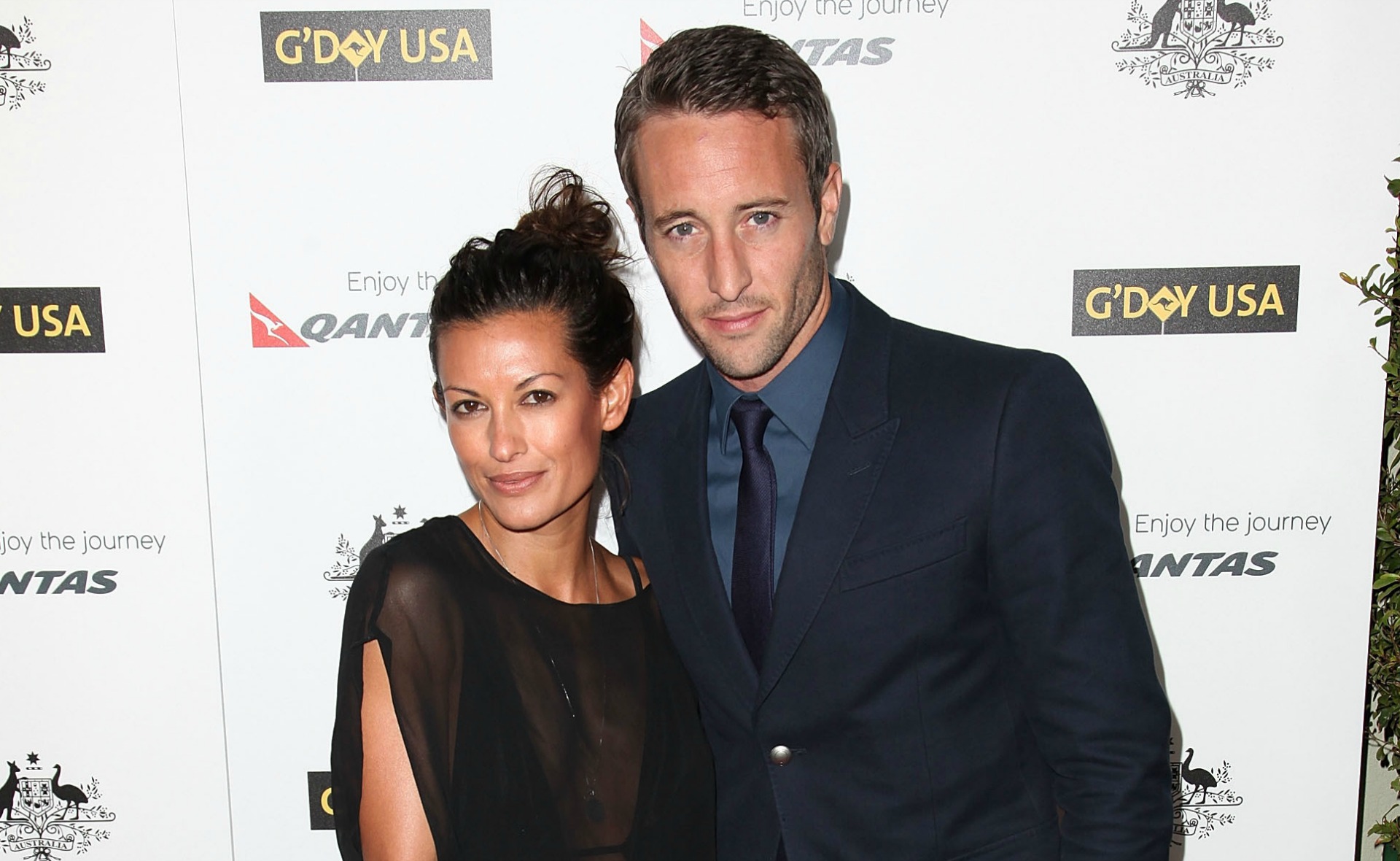 Who knew? Alex O'Loughlin is now a married man
