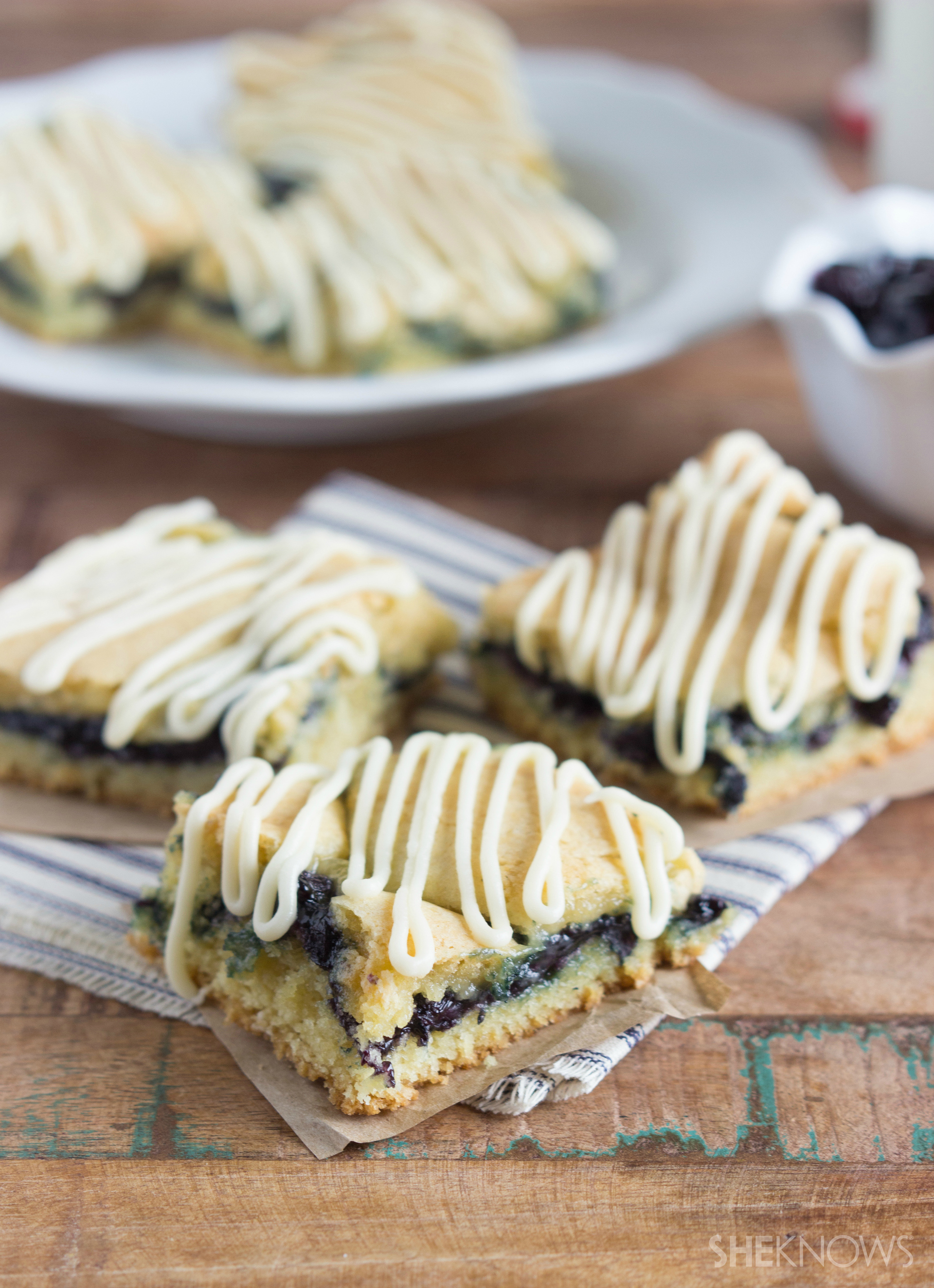 Blueberry pie bars