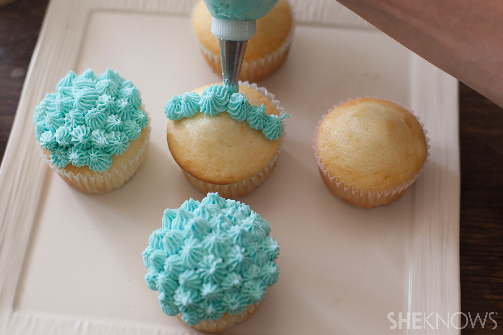 Tie cupcakes for Father's Day