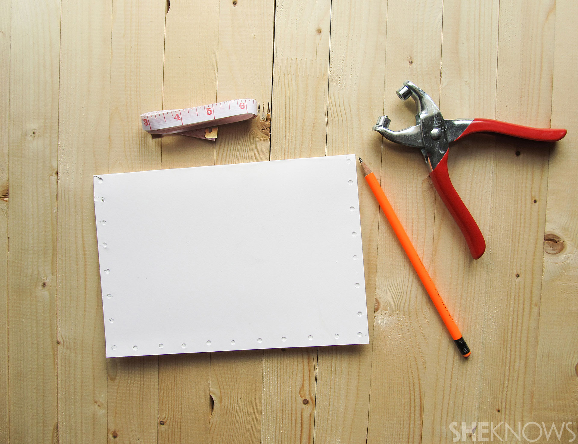 DIY Crocheted Mother's Day card: hole punch card